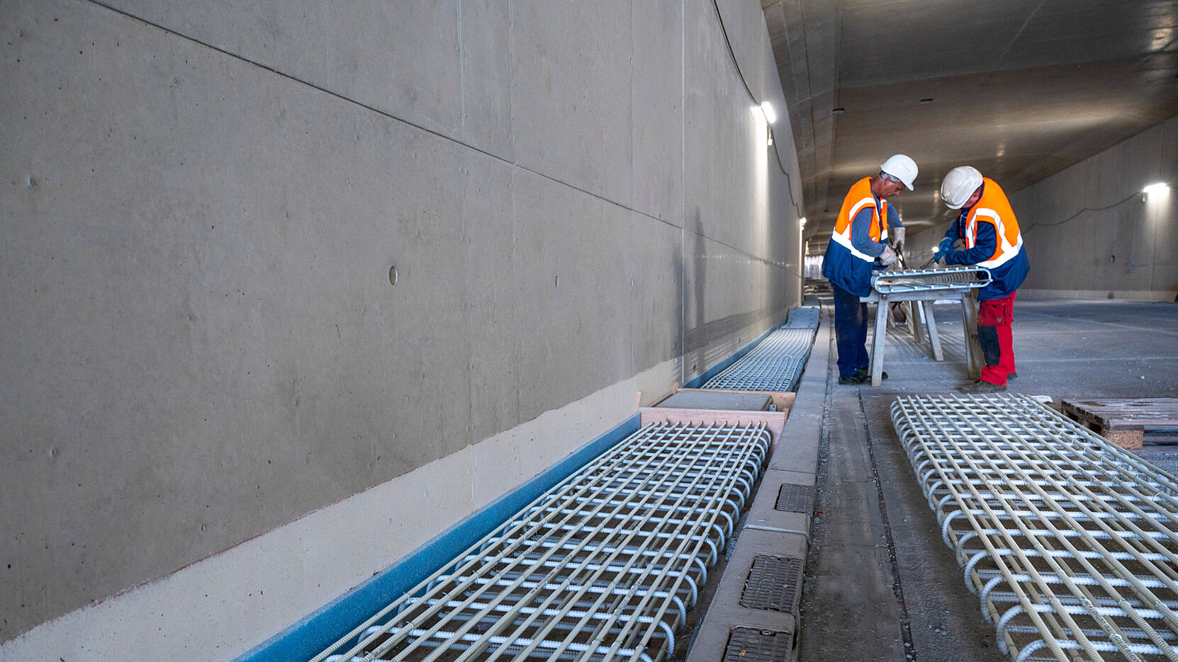 Schoeck_Notgehweg-Tunnel-Tutting_3_16-9dpi.jpg